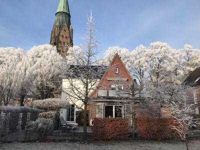 Winterbild der Ferienwohnung "Wohnen an der Basilika" von außen