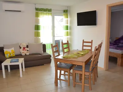 Ferienwohnung für 6 Personen (55 m²) in Rheinhausen 1/10