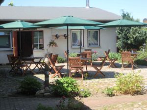 23780267-Ferienwohnung-8-Ribnitz-Damgarten-300x225-1