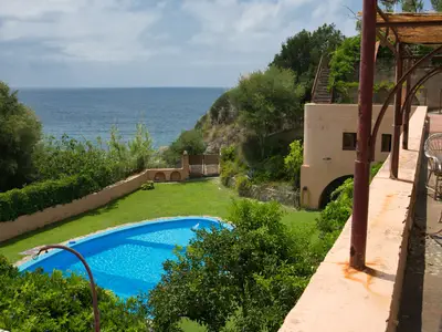 PoolOfHouse