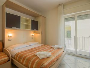 19350993-Ferienwohnung-2-Riccione-300x225-3