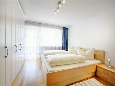 Schlafzimmer 2