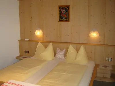 Schlafzimmer 5