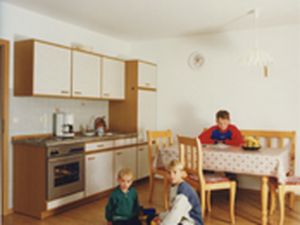 22782573-Ferienwohnung-4-Riedenburg-300x225-5