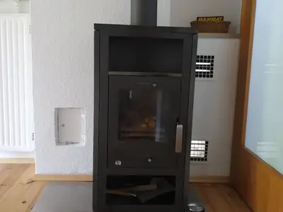 Schwedenofen im Eingangsbereich