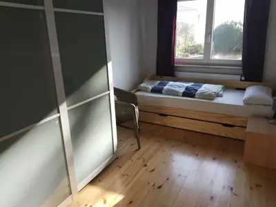 2. Schlafzimmer mit Ausziehbett