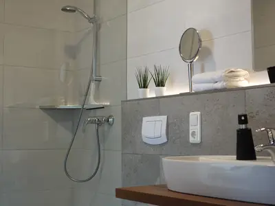 Bad FeWo Felsenblick mit bodenebener Dusche