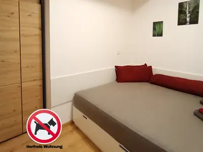 Schlafzimmer 2