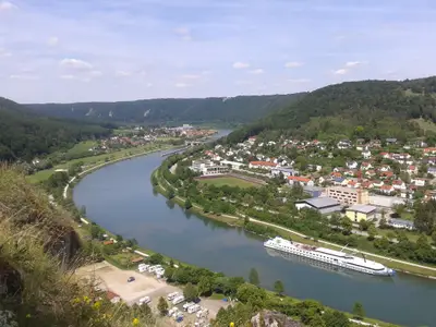 Riedenburg Blick auf den Rhein Main Donau Kanal
