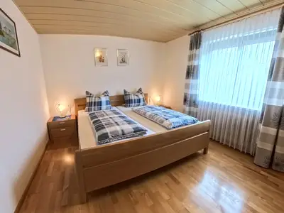 Schlafzimmer 1