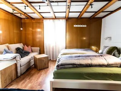 Wohn- Schlafzimmer