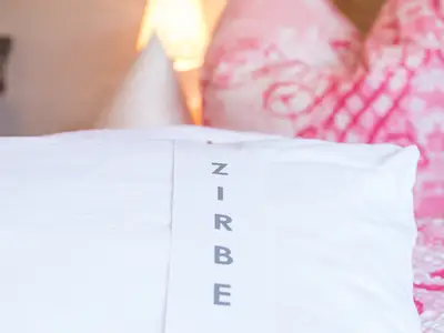 Schalfen auf Zirbenkissen