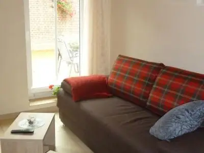 Couch WHG 2