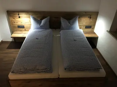 Schlafzimmer 1