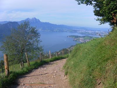 auf einem der vielen Wanderwege