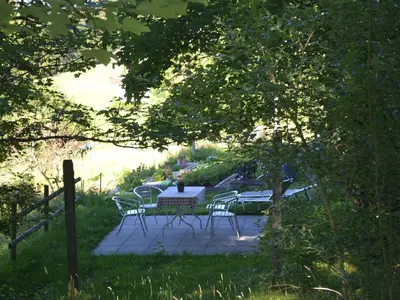 Gartensitzplatz mit Feuerstelle