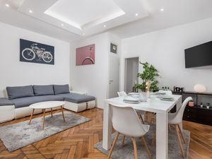 23669447-Ferienwohnung-4-Rijeka-300x225-4