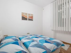 23675686-Ferienwohnung-4-Rijeka-300x225-3