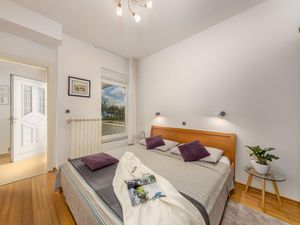 23129247-Ferienwohnung-4-Rijeka-300x225-1