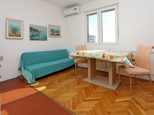 21949059-Ferienwohnung-2-Rijeka-300x225-1