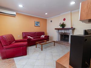 23929930-Ferienwohnung-5-Rijeka-300x225-1