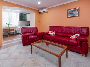 23929930-Ferienwohnung-5-Rijeka-300x225-4