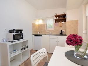 23946178-Ferienwohnung-2-Rijeka-300x225-1