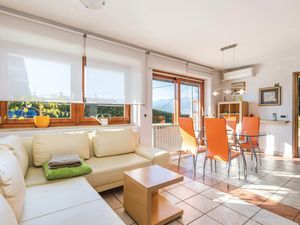 23721109-Ferienwohnung-4-Rijeka-300x225-2