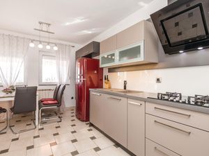 23739879-Ferienwohnung-6-Rijeka-300x225-2