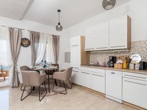 23742918-Ferienwohnung-5-Rijeka-300x225-3