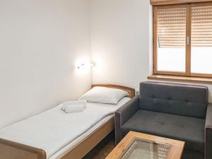 23747892-Ferienwohnung-2-Rijeka-300x225-3