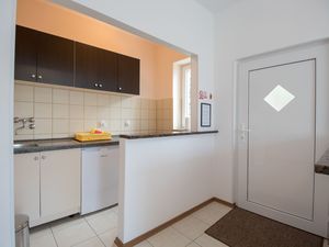 23941507-Ferienwohnung-4-Rijeka-300x225-3