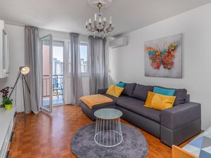 23739977-Ferienwohnung-4-Rijeka-300x225-1