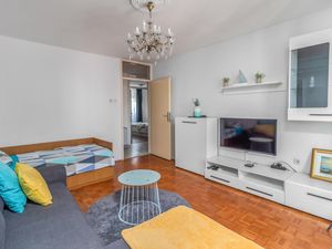 23739977-Ferienwohnung-4-Rijeka-300x225-2