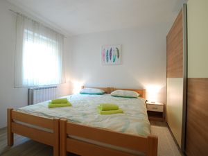 22386167-Ferienwohnung-4-Rijeka-300x225-5