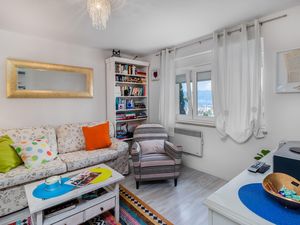 23764667-Ferienwohnung-2-Rijeka-300x225-2