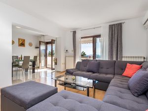 23741594-Ferienwohnung-6-Rijeka-300x225-1