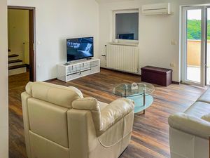 24051084-Ferienwohnung-4-Rijeka-300x225-2