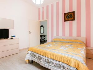 23737735-Ferienwohnung-6-Rimini-300x225-4