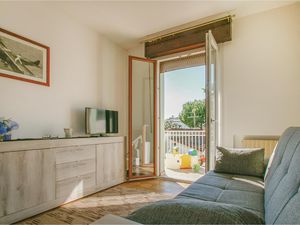 23740925-Ferienwohnung-8-Rimini-300x225-1