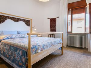 23751584-Ferienwohnung-4-Rimini-300x225-3