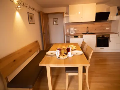 Wohnküche mit Blick zum Flur