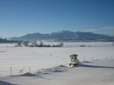 Verschneite Chiemseelandschaft