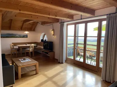 Essecke und Balkontüre