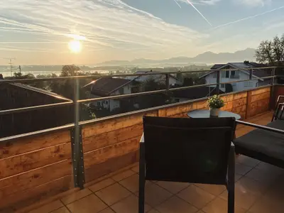Balkon Lounge - Ausblick See und Berge