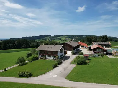 Ferienwohnungen im 1. OG mit Balkon