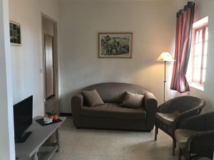 23887984-Ferienwohnung-4-Rivesaltes-300x225-1