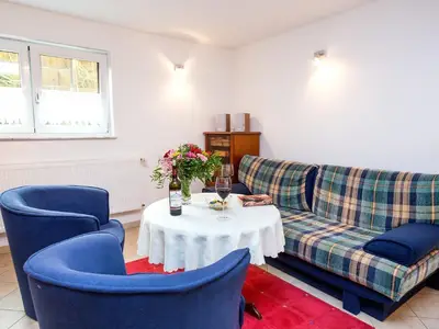 Souterrain-Wohnung mit einer Schlafcouch 2,00 x 1,60 für 2 Personen