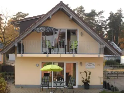 Strandhaus Müritzblick 36 mit 3 Ferienwohnungen