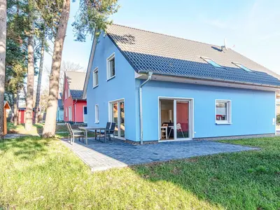 Ferienwohnung Merlin Nest Röbel/Müritz Hausansicht mit Garten